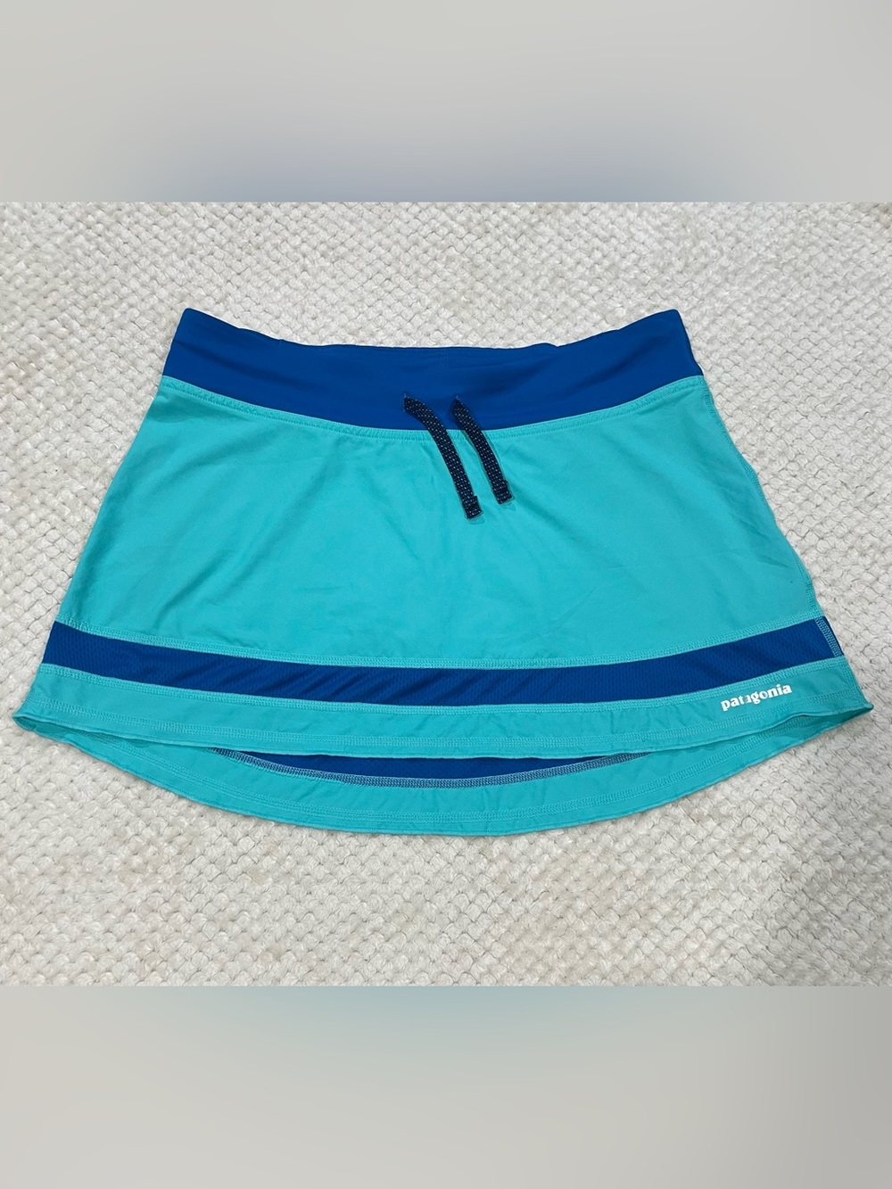 The Patagonia Strider Athletic Skirt in Turquoise and Royal Blue Size Small